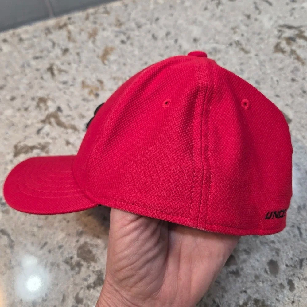 Under Armour Kids‎ Blitzing 3.0 Red Athletic Baseball Hat Cap 1305457 M/L